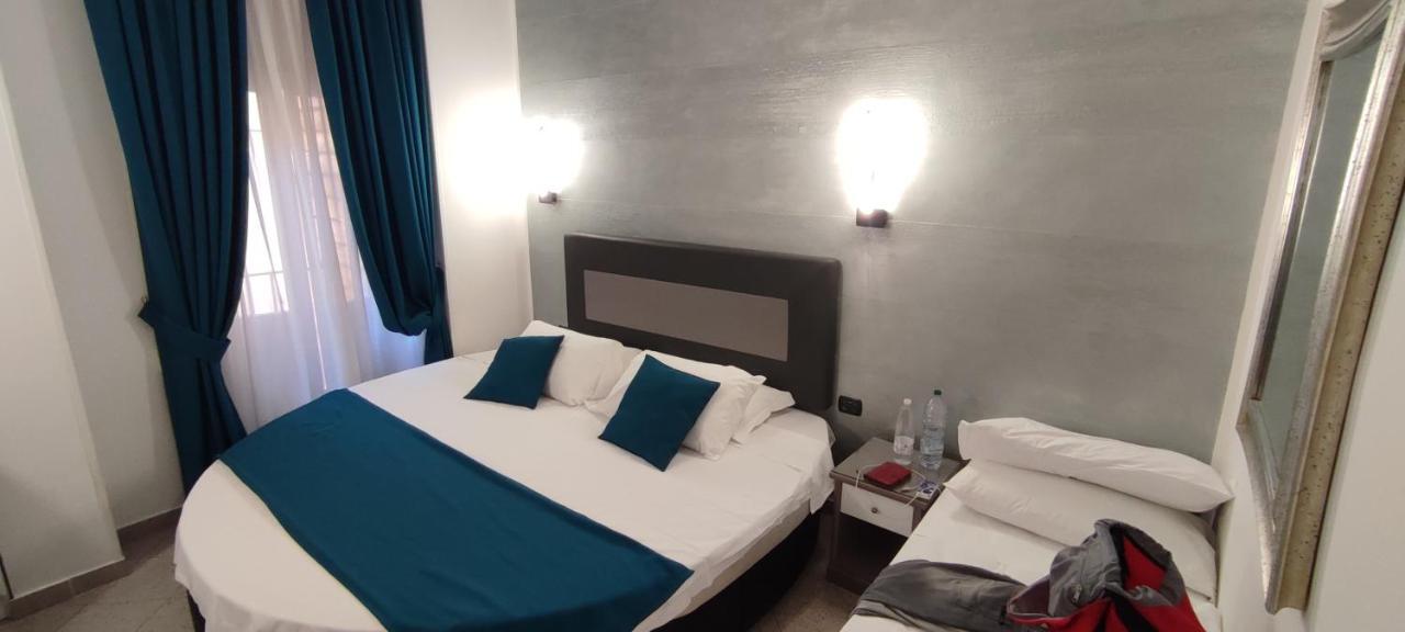 Hotel House 4 Mori Roma Esterno foto