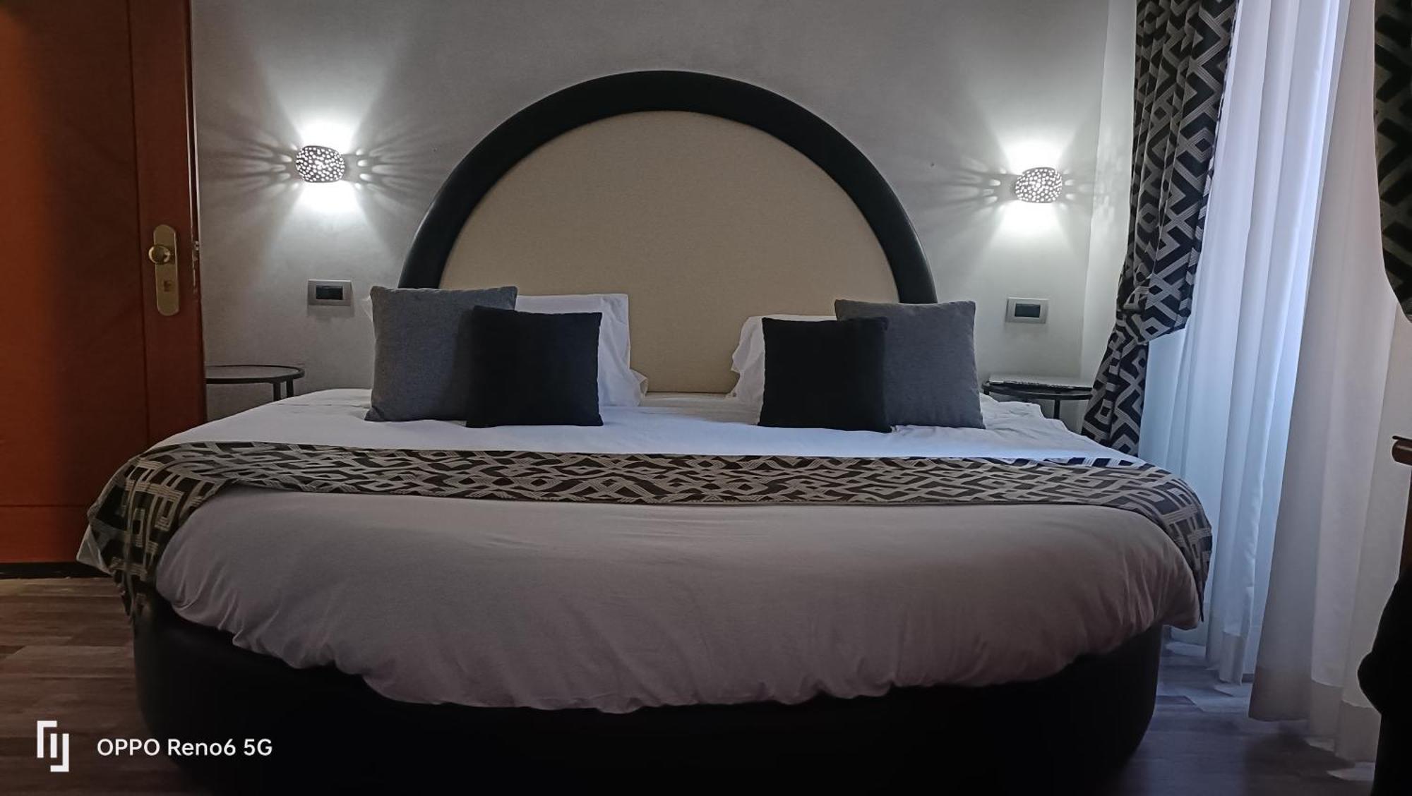 Hotel House 4 Mori Roma Esterno foto