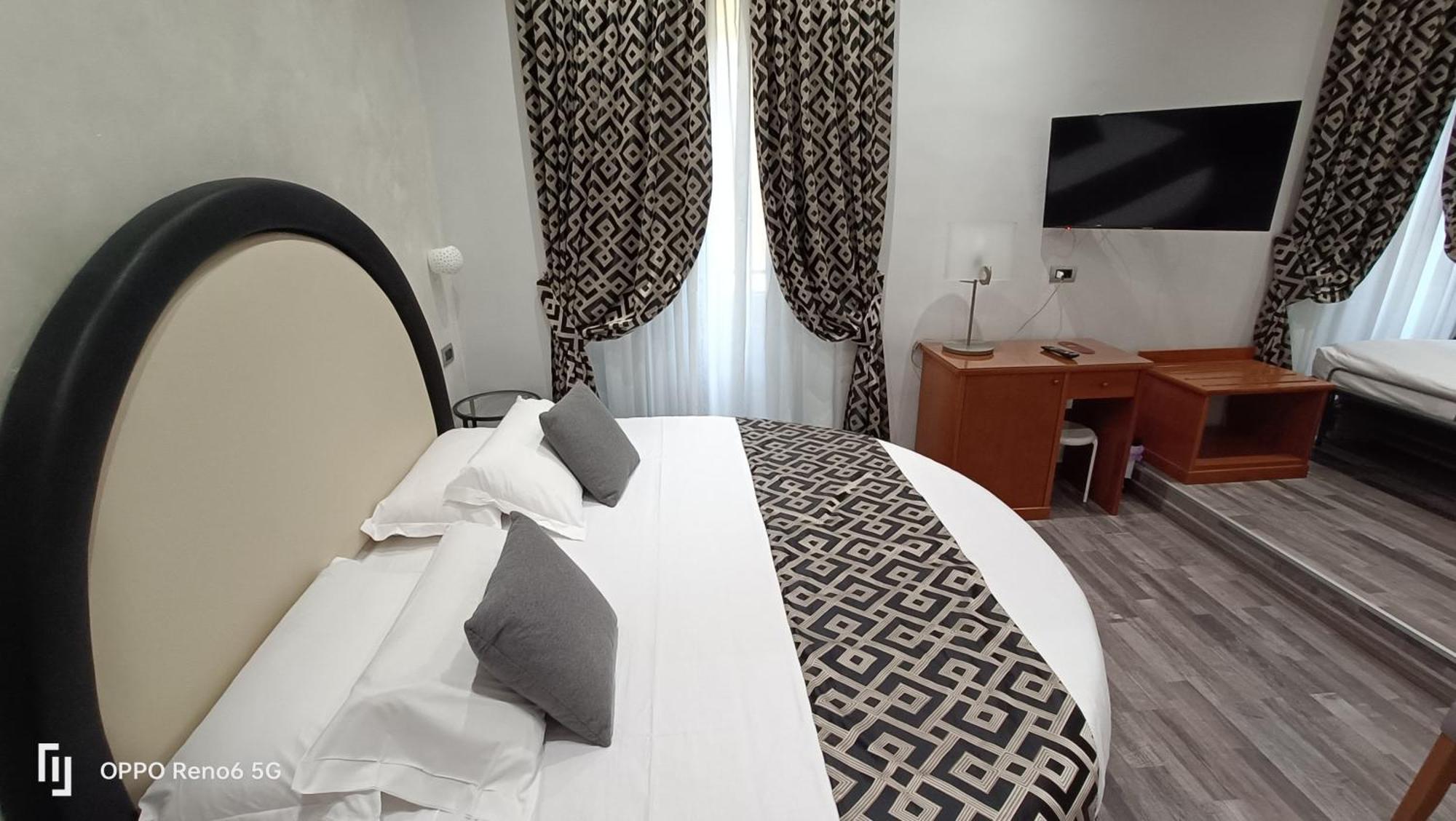 Hotel House 4 Mori Roma Esterno foto