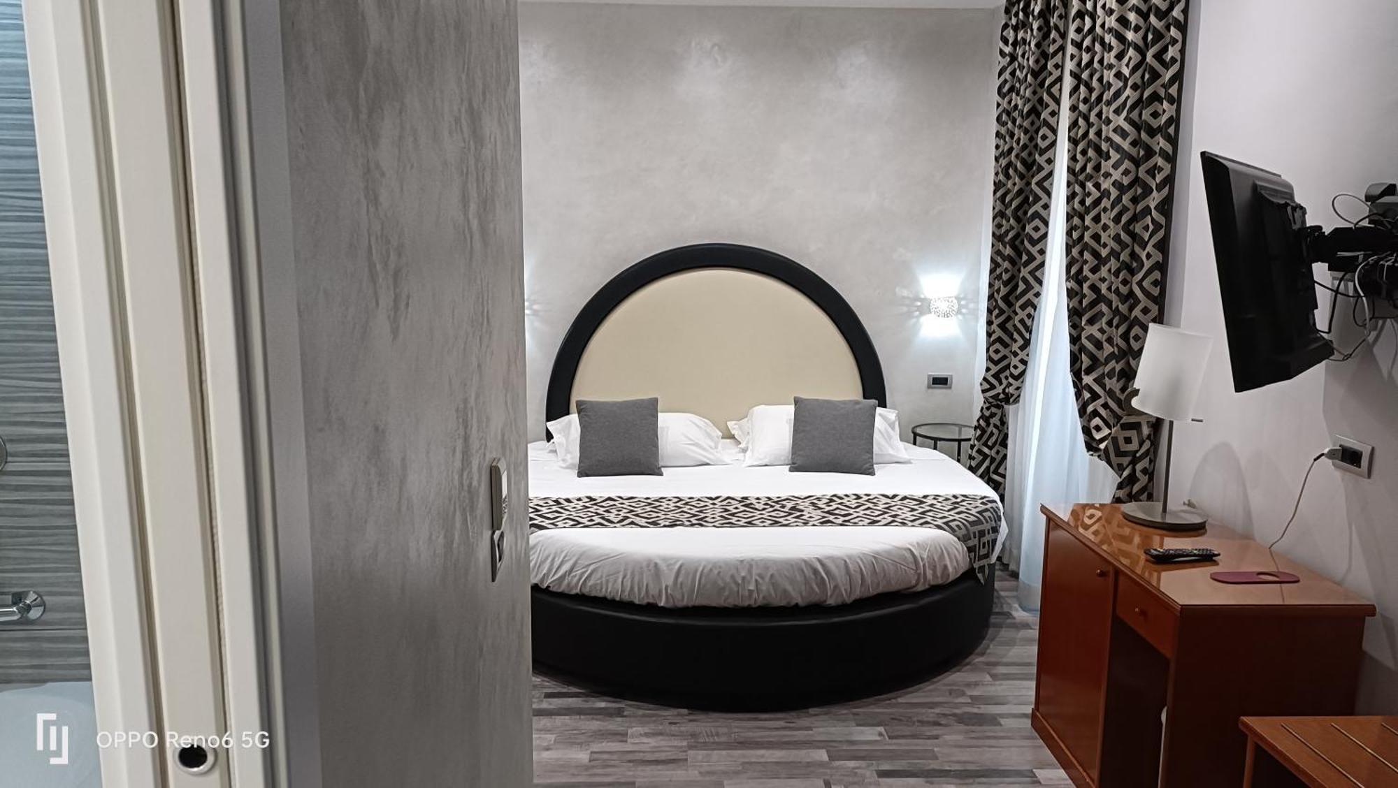 Hotel House 4 Mori Roma Esterno foto