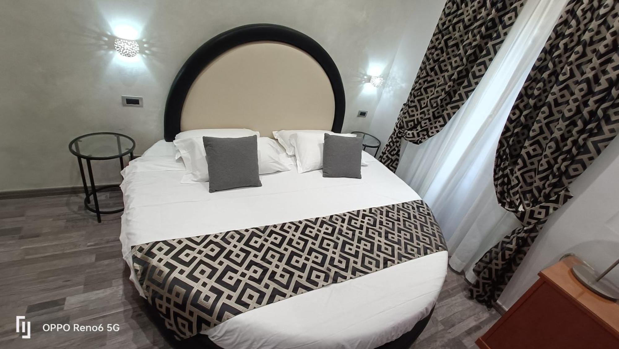 Hotel House 4 Mori Roma Esterno foto