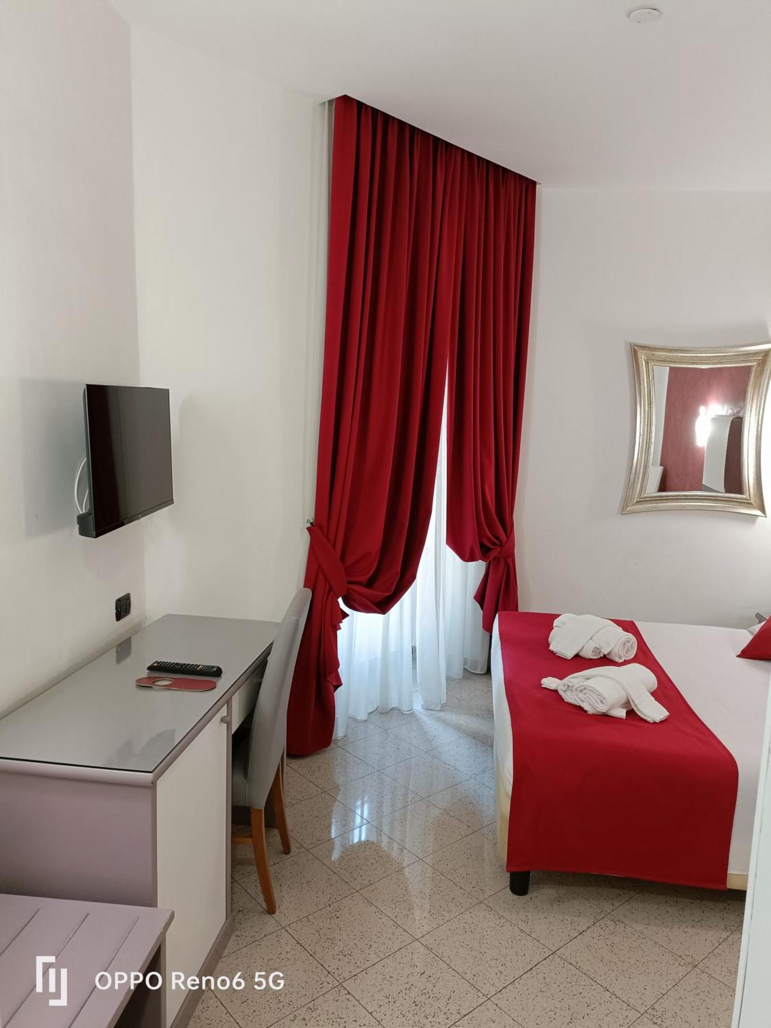 Hotel House 4 Mori Roma Esterno foto
