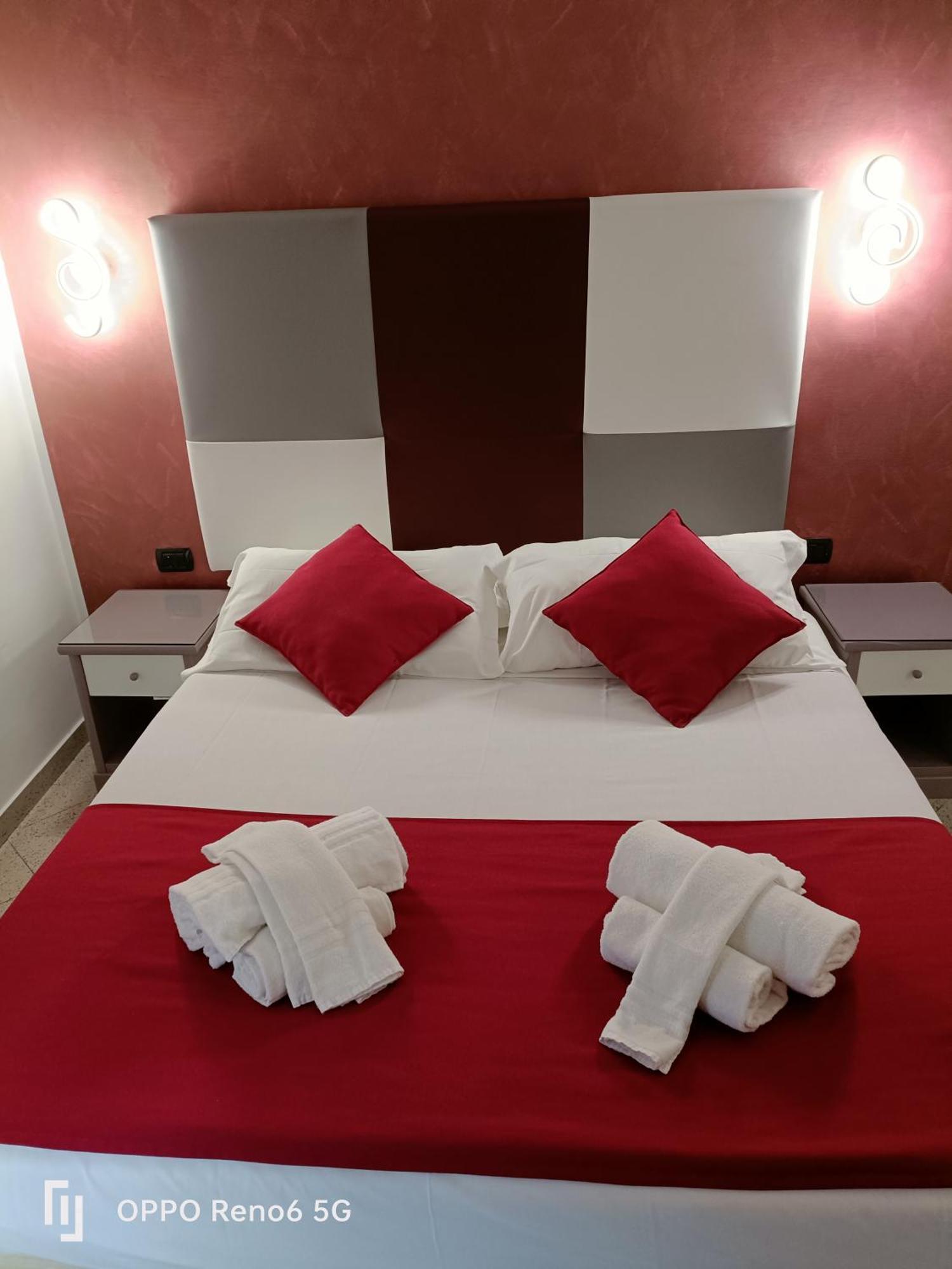 Hotel House 4 Mori Roma Esterno foto