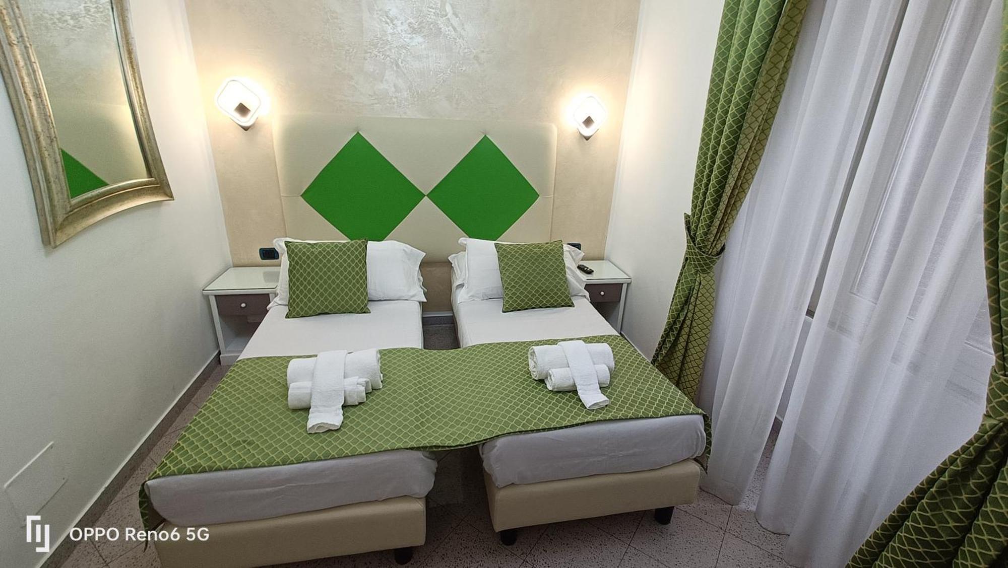 Hotel House 4 Mori Roma Esterno foto