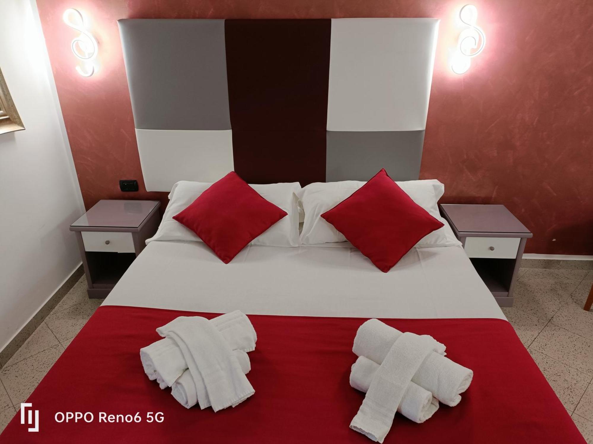 Hotel House 4 Mori Roma Esterno foto