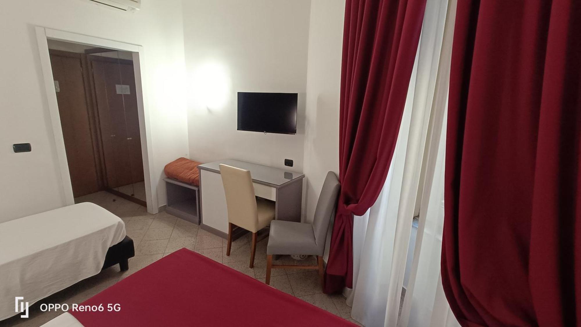 Hotel House 4 Mori Roma Esterno foto