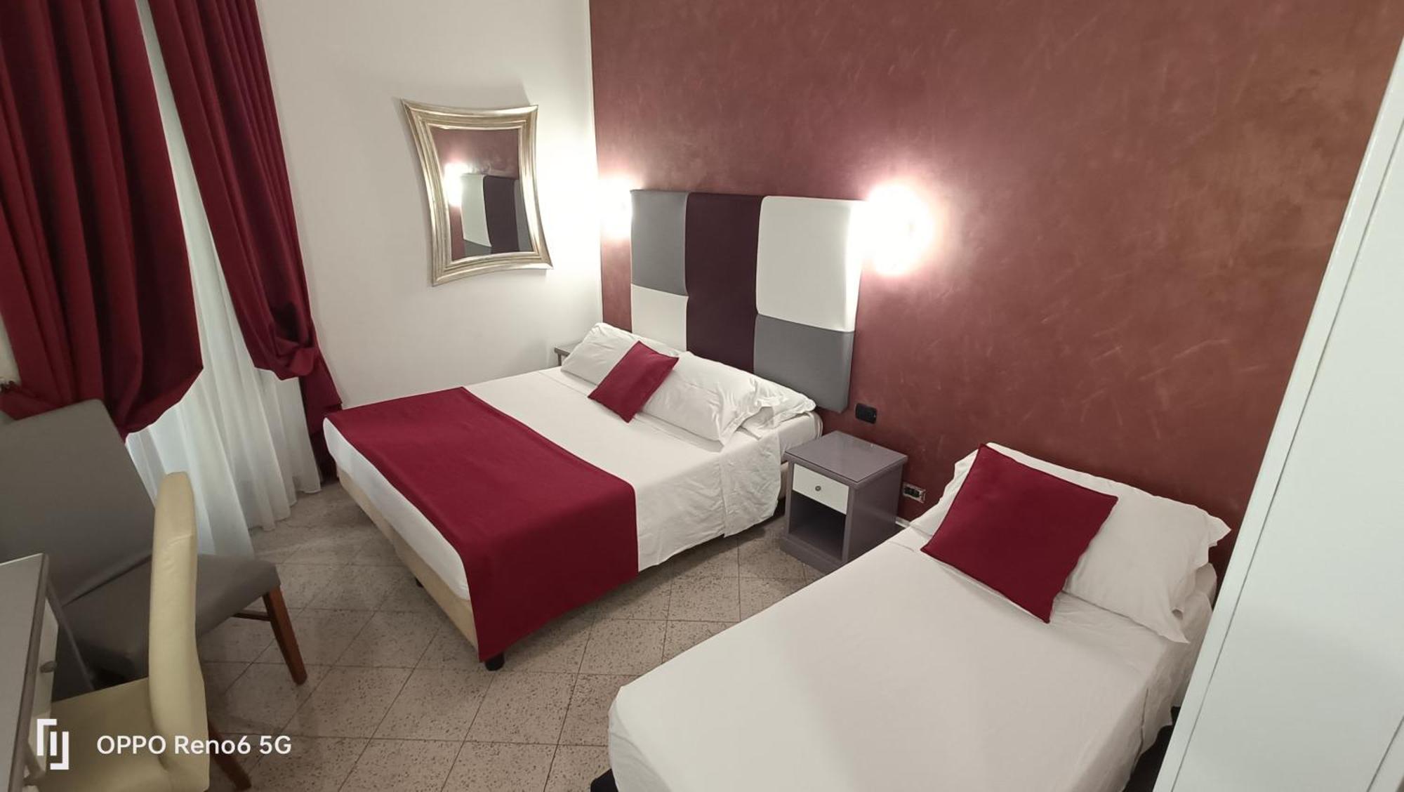 Hotel House 4 Mori Roma Esterno foto